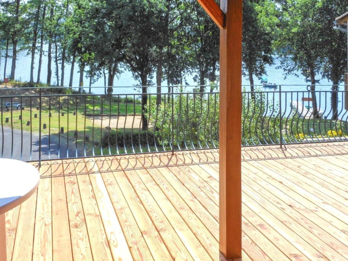 Chalet Charmant A Saint-Gerons Avec Piscine Partagee Exterior photo